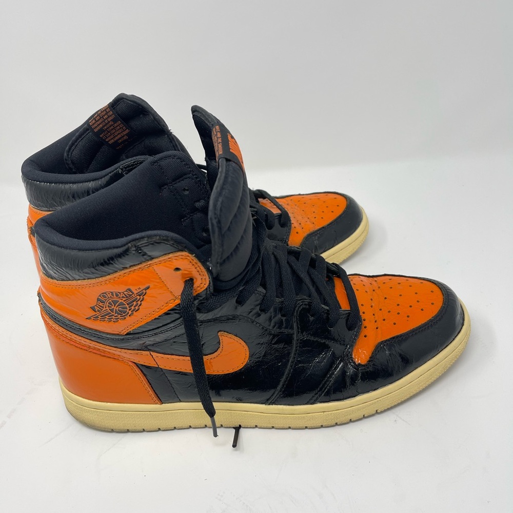 Used pair of shattered backboards sz 11.5 COMES WITH ORANGE SHOE LACES NO BOX
